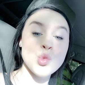 Meet your Posher, Eva